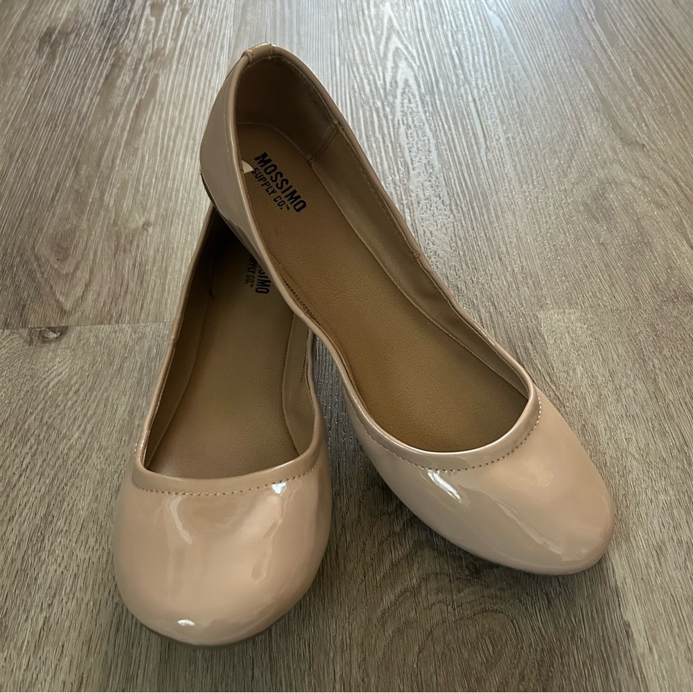 Mossimo Supply Co flats